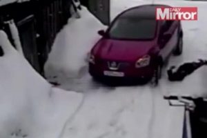 Komşusuna &ouml;fkelendi, cipiyle &uuml;st&uuml;nden ge&ccedil;ti!