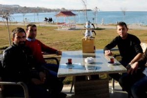 Bu işte bir terslik var! Batıda kış, Van'da g&uuml;neş