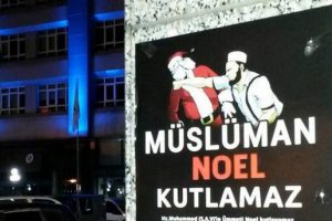 O yılbaşı afişine para cezası!