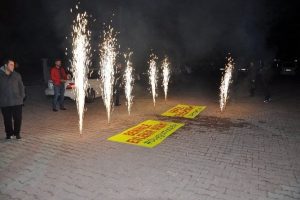 Yeni yılda s&uuml;rpriz evlilik teklifi