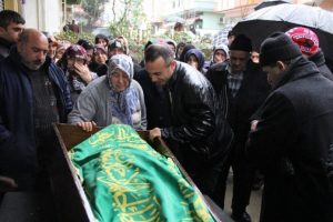 Yeni arabaları 2 arkadaşa mezar oldu!