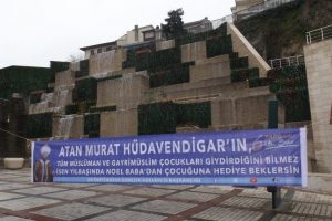 Bursalı AKP'lilerden padişahlı yeni yıl pankartı