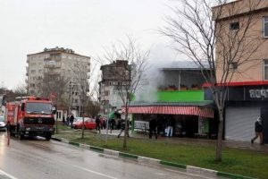 Bursa'da madde bağımlıları ev yaktı!