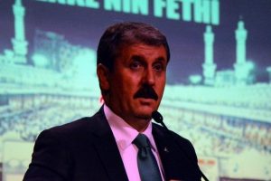 Destici "Mekke'nin fethinden &ccedil;ıkarılacak &ccedil;ok ders var"