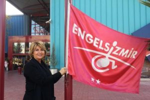 Engellilerin hayatını kolaylaştırıyorlar: 'Kırmızı Bayrak'