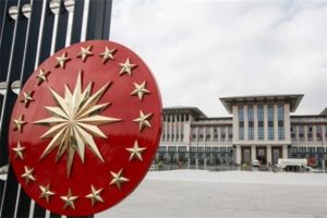 Asker saraylara geri d&ouml;n&uuml;yor
