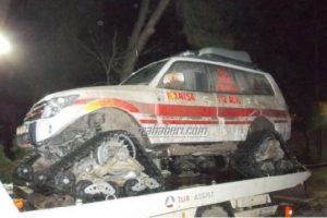 Kar ambulansını taşıyan &ccedil;ekiciye fazla y&uuml;k cezası!