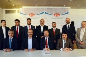 Gurbet&ccedil;iler sokağa iniyor