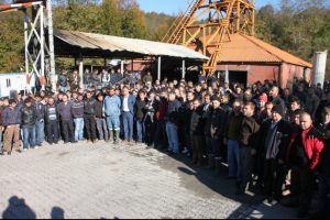 500 maden iş&ccedil;isine şok