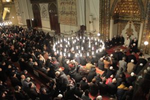 Ulu Camii hınca hın&ccedil; doldu