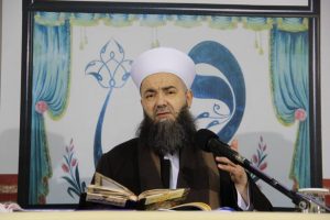 "Bu millet Noel Baba'yı bıraksın C&uuml;bbeli Hoca'ya takılsın"
