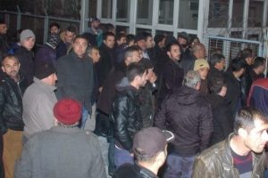 Bursa'da mahalleliyi &ccedil;ileden &ccedil;ıkaran elektrik kesintisi!