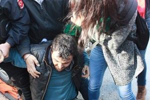 Davutoğlu protestosu: 20 g&ouml;zaltı