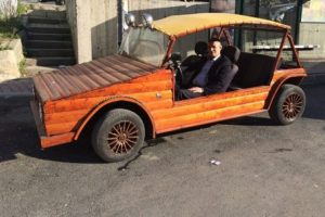 Erdoğan'ın &ccedil;ağrısına uydu ahşap otomobil yaptı