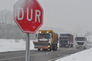 Bolu Dağı'nda kar durmuyor