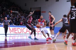TOFAŞ Uşak Sportif'e direnemedi!