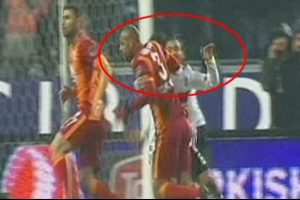 Melo'nun hareketi kırmızı kart mı?