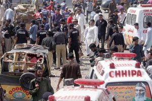 Pakistan'da futbol sahasına bombalı saldırı
