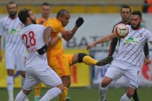 Lidere Karşıyaka &ccedil;elmesi!