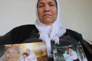 &Ccedil;i&ccedil;eği burnunda &ccedil;ift ortalıktan kayboldu