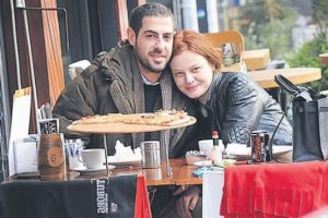 Balayını Bebek'te ge&ccedil;iriyor...