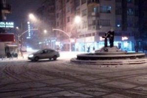 O yollar ulaşıma kapandı