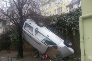 Bursa'da ehliyetsiz s&uuml;r&uuml;c&uuml; dehşet sa&ccedil;tı