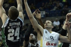 Kanarya evinde yaralı!