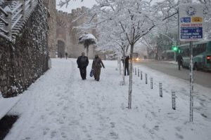 Bursa'da okullar a&ccedil;ık, ma&ccedil;lar iptal
