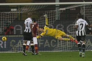 Udinese Roma'ya direnemedi!