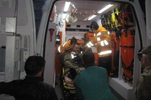 &Ouml;nce ambulansa sonra askeri araca &ccedil;arptı...
