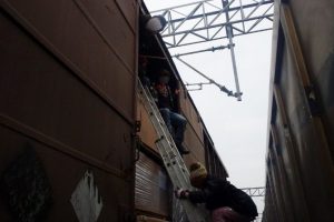 54 ka&ccedil;ak g&ouml;&ccedil;men yakalandı
