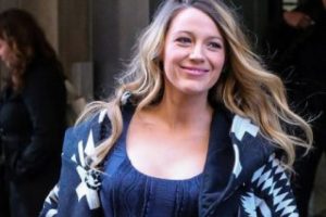 Blake Lively anne oldu...