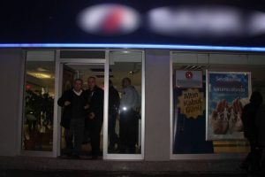 Bankaya usuls&uuml;zl&uuml;k iddiası baskını