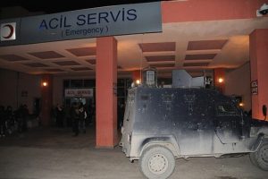 Polis aracına roketatarlı saldırı