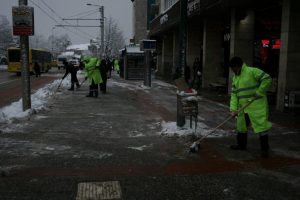 Bursa'da kar kalınlığı 30 santimetreyi bulunca...