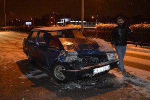 Yolcu indirmek i&ccedil;in durdu, tam hareket edeceği sırada...