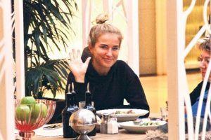 Burcu Esmersoy makyajsız g&ouml;r&uuml;nt&uuml;lendi...