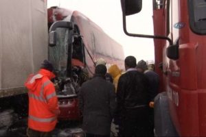 Feci kazada can pazarı: 1 &ouml;l&uuml;, 11 yaralı