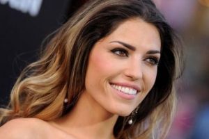 Yolanthe Mehmet Ali Erbil'i d&ouml;vd&uuml;...
