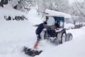 K&ouml;yl&uuml;lerin ilgin&ccedil; kar temizleme y&ouml;ntemi