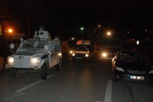 Diyarbakır'da polise saldırı
