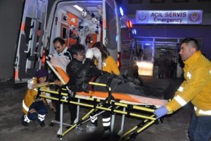 Benzinle soba yakarken eşi ve 2 &ccedil;ocuğuyla yaralandı