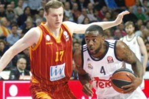 Aslan zorladı ama olmadı