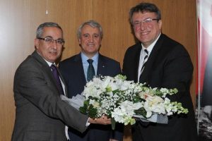 A&Ouml;F'te dekanlık devir teslim t&ouml;reni yapıldı