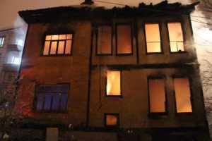 Bolu'da tarihi binada yangın