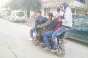 Elektrikli bisiklete 4 kişi binerse