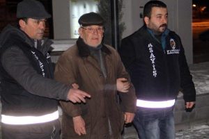 17 yıl &ouml;nce &ouml;ld&uuml;r&uuml;len kadının katili, oğlu ve eski eşi &ccedil;ıktı