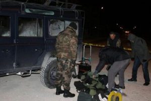 Lise &ouml;n&uuml;ne bırakılan &ccedil;anta tedirgin etti