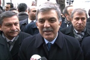 Abdullah G&uuml;l'den &ccedil;ağrı!